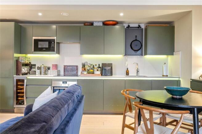 Kitchen/ Dining Room