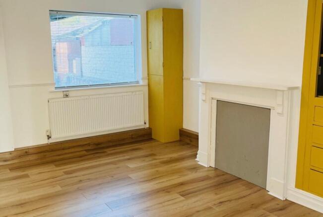 Flat 1 Living Room.jpeg