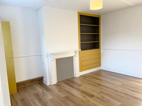 Flat 1 Living Room 1.jpg