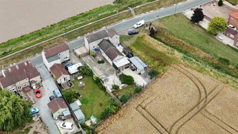 Main Street, Whitgift