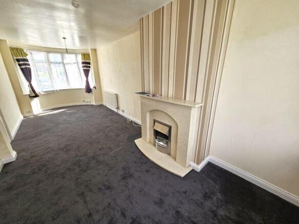 Lounge/Dining Area