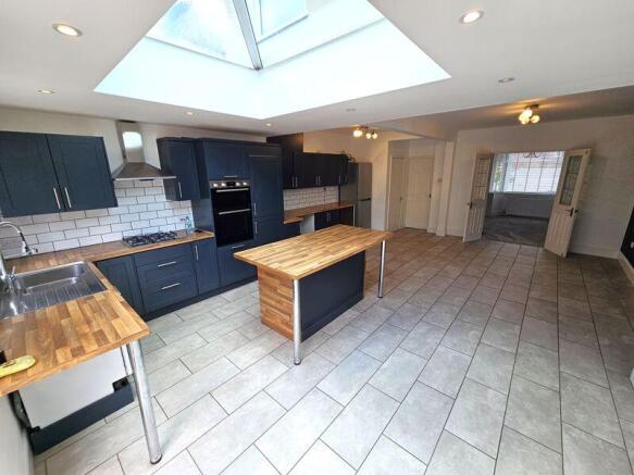 Kitchen/Dining Area