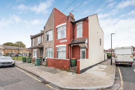 Claypole Road, London, E15