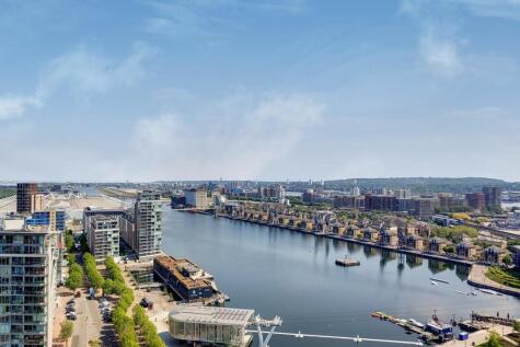 Hoola Apartments, Royal Victoria Dock, E16