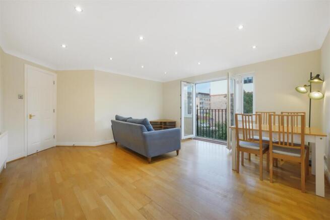 34 Clockhouse Place - 37AkQZvcAKehA5cGMrsW.jpg