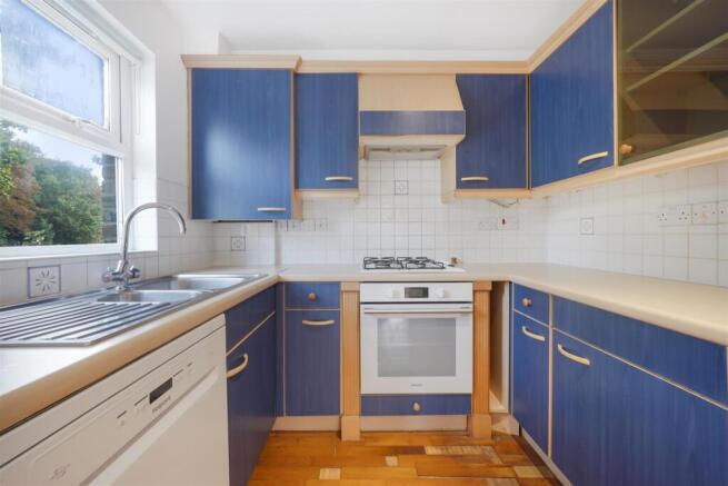 34 Clockhouse Place - ZyfqF6DhWdasxDq3Gkxq.jpg