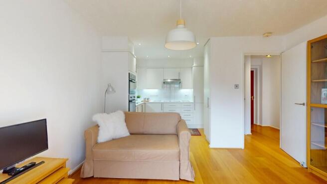 Living room - Ang...