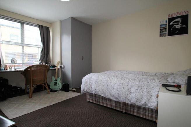 Bedroom 1- Angle ...