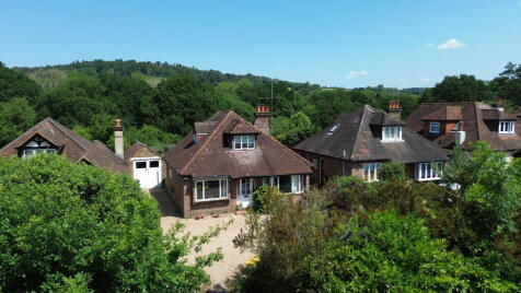 Dorking Road, Chilworth, Guildford, GU4