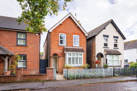 Oakdene Road, Peasmarsh, Guildford, Surrey, GU3 1ND