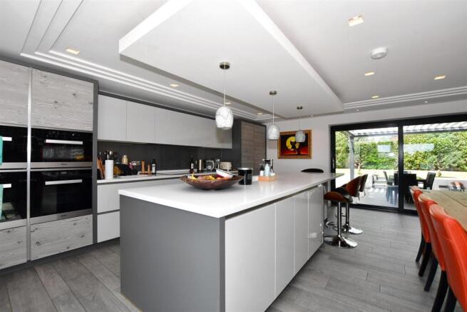 Kitchen/Breakfast Area