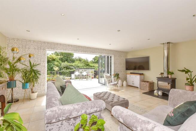 Lounge/ Kitchen/ Diner