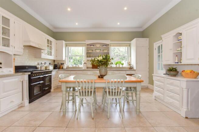 Kitchen/ Breakfast Room