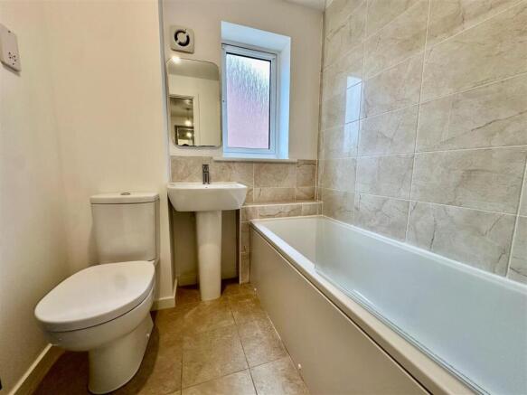 bathroom 1.jpg