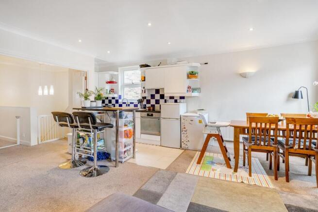 Kitchen / Dining Area