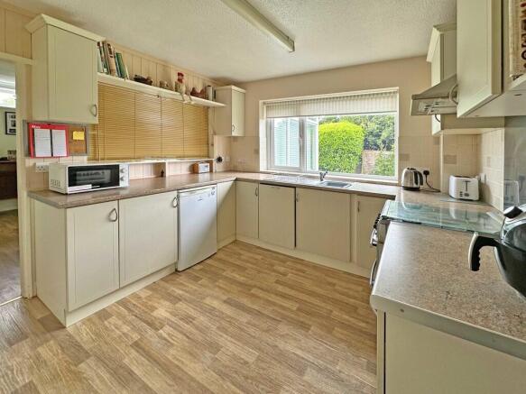 5 Kitchen a