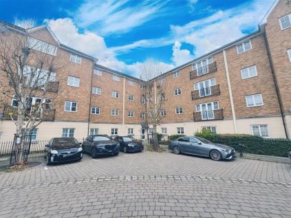 Caspian Way, Purfleet