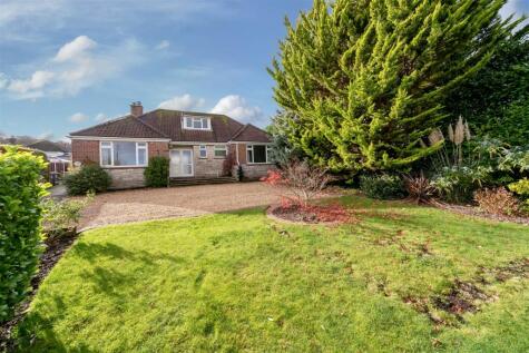 Blandford Forum - 4 bedroom detached bungalow for sale