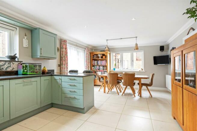 Kitchen dining room