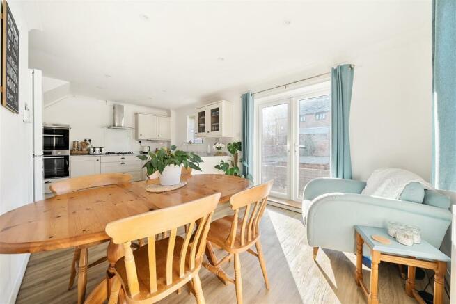 Kitchen dining room