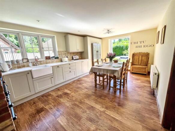 Kitchen breakfast room