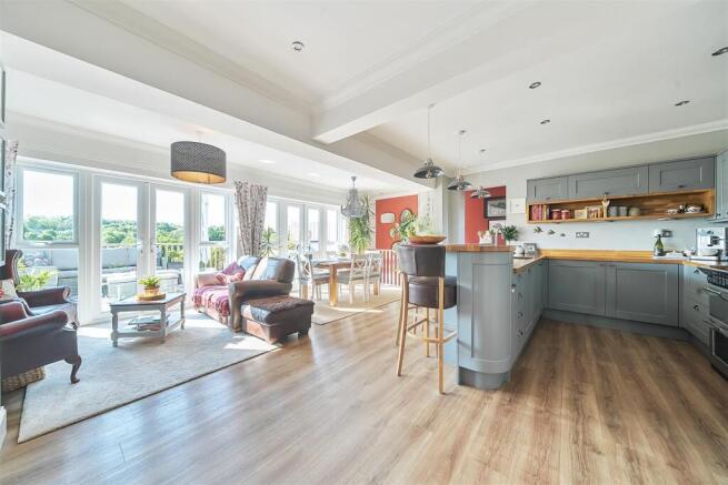 Kitchen dining room