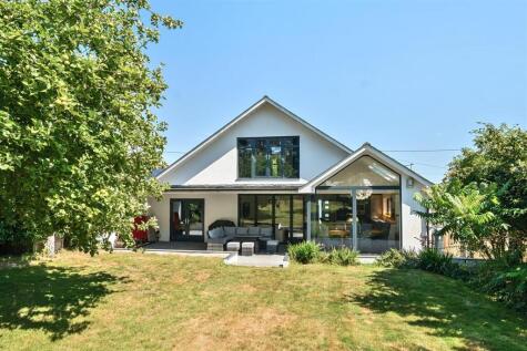 Miles Avenue, Wareham