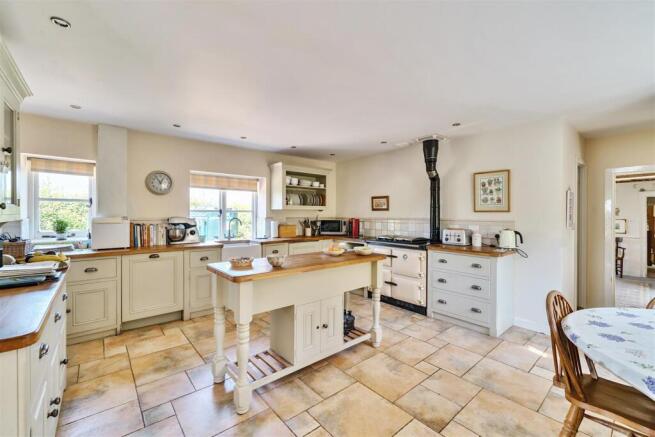 Kitchen breakfast room