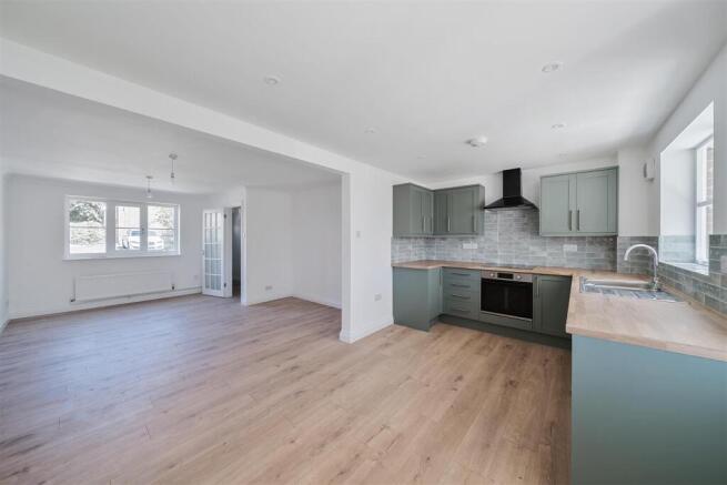 Kitchen/diner to sitting room