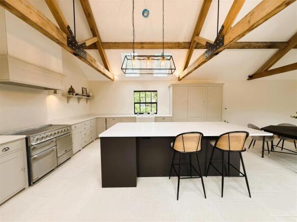 Spaciouis kitchen/dining space