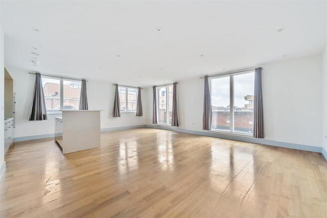 Kitchen / Living Room