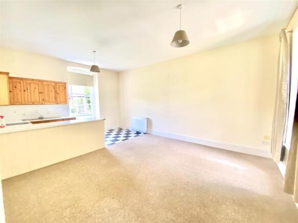 Open Plan Lounge Kitchen