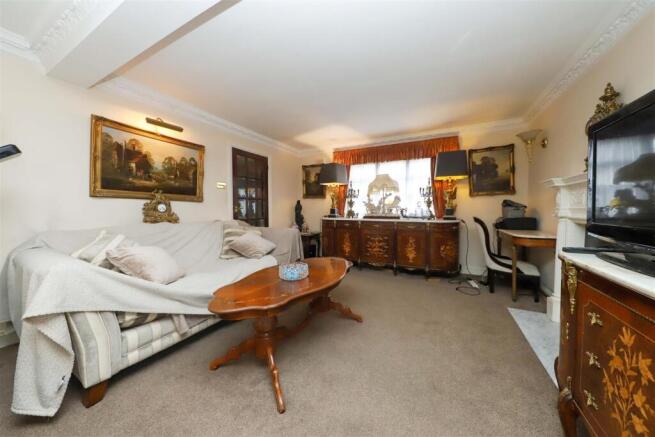 Living room/dining room