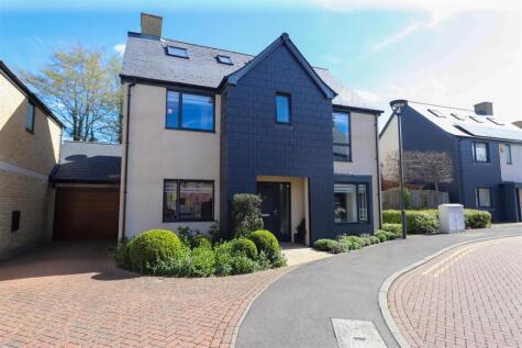 Moxon Place, Hillingdon, UB10