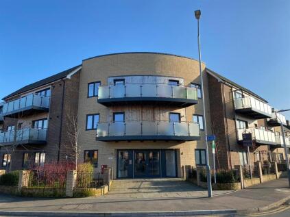 Sutton Court Road, Hillingdon, UB10