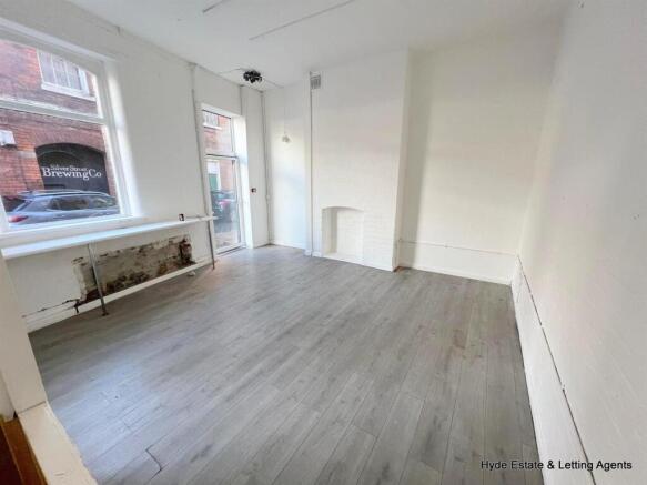 WhatsApp Image 2025-10-24 at 14.57.10 (2).jpg