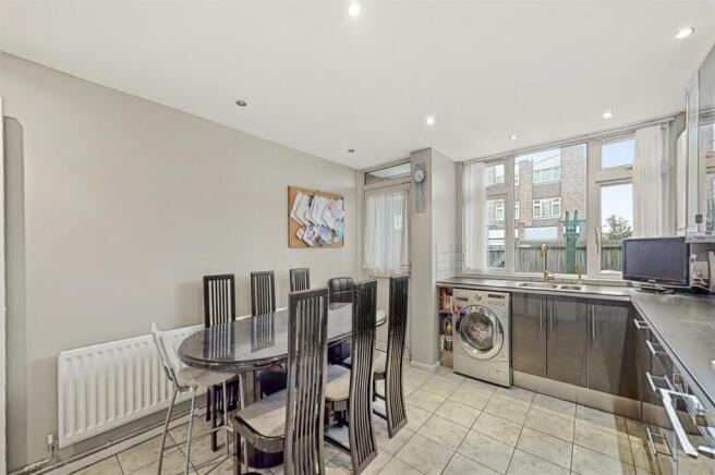 74 lansbury close  - D0SNKGbyMfQKG9HVaq1r.jpg