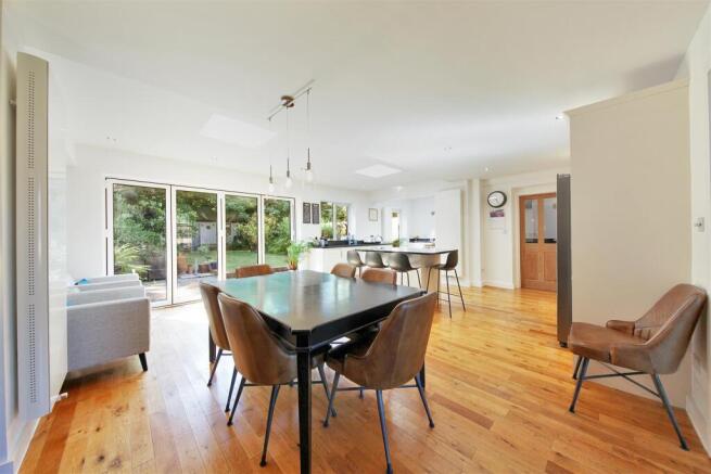 31 Moyne Place - nlkInILSVHIioYHBGr0W.jpg