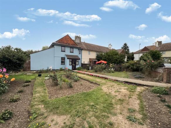 1 Russell Close - bCrTouA5JyHZGwrobjnz.jpg