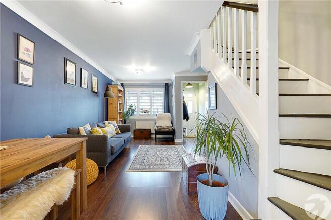 Lounge/Dining