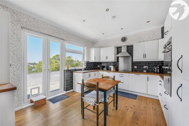 Kitchen/Dining
