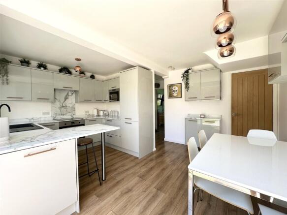 Kitchen/Dining