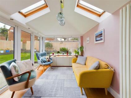 Barlow Close, Stonehouse, Gloucestershire, GL10