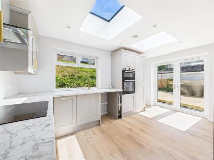 Fishers Way, Kingscourt, Stroud, Gloucestershire, GL5