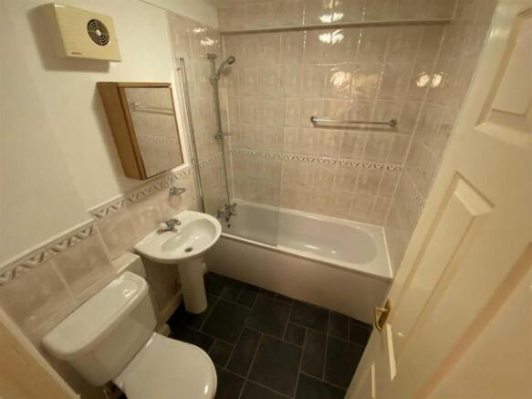 Bathroom.jpg