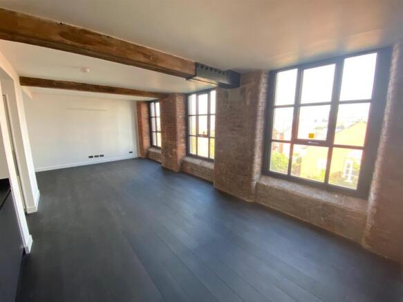 Open plan Living Room & Kitchen