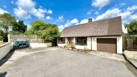 Chard - 2 bedroom detached bungalow for sale