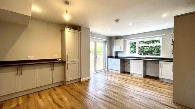 Kitchen/Dining Area