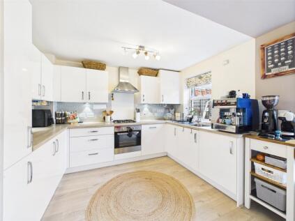 Brambling Way, Hardwicke, Gloucester, Gloucestershire, GL2