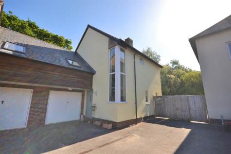 Pride Close, Moreton, Dorchester